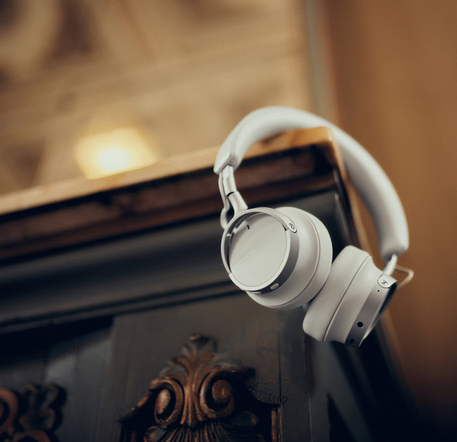 AVENTHO 100 Noise Cancellation Headphones. Cream