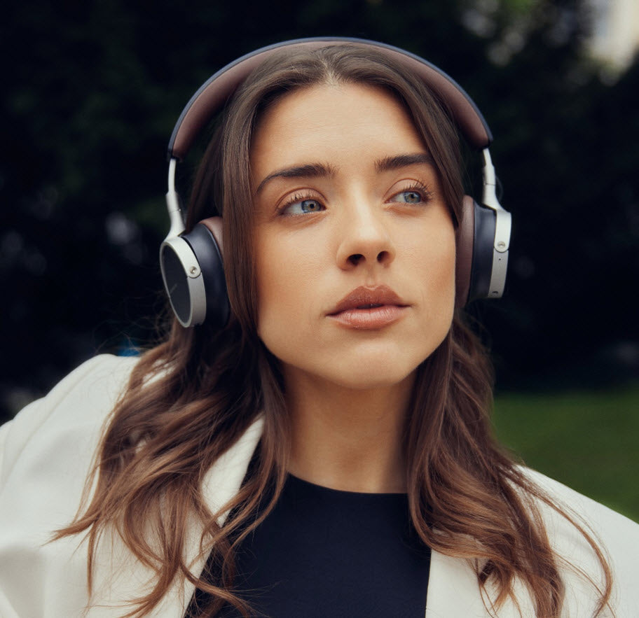AVENTHO 100 Noise Cancellation Headphones. Brown