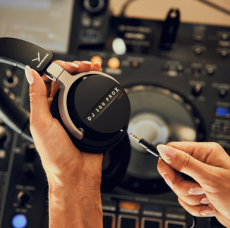 DJ 300 PRO X CLUB - Professional DJ Headphone