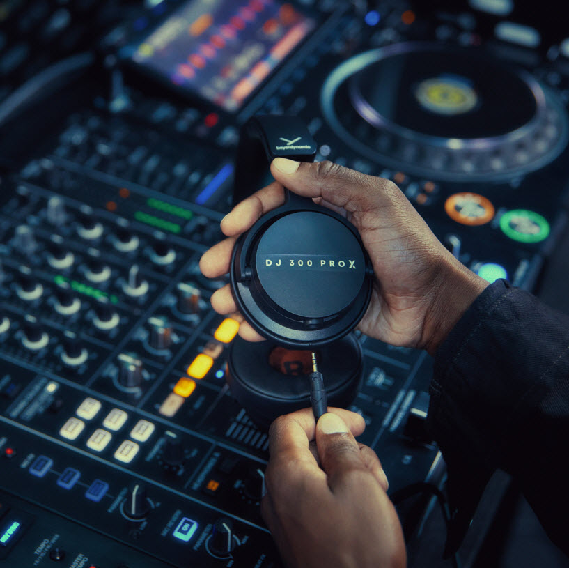 DJ 300 PRO X - Professional DJ Headphone