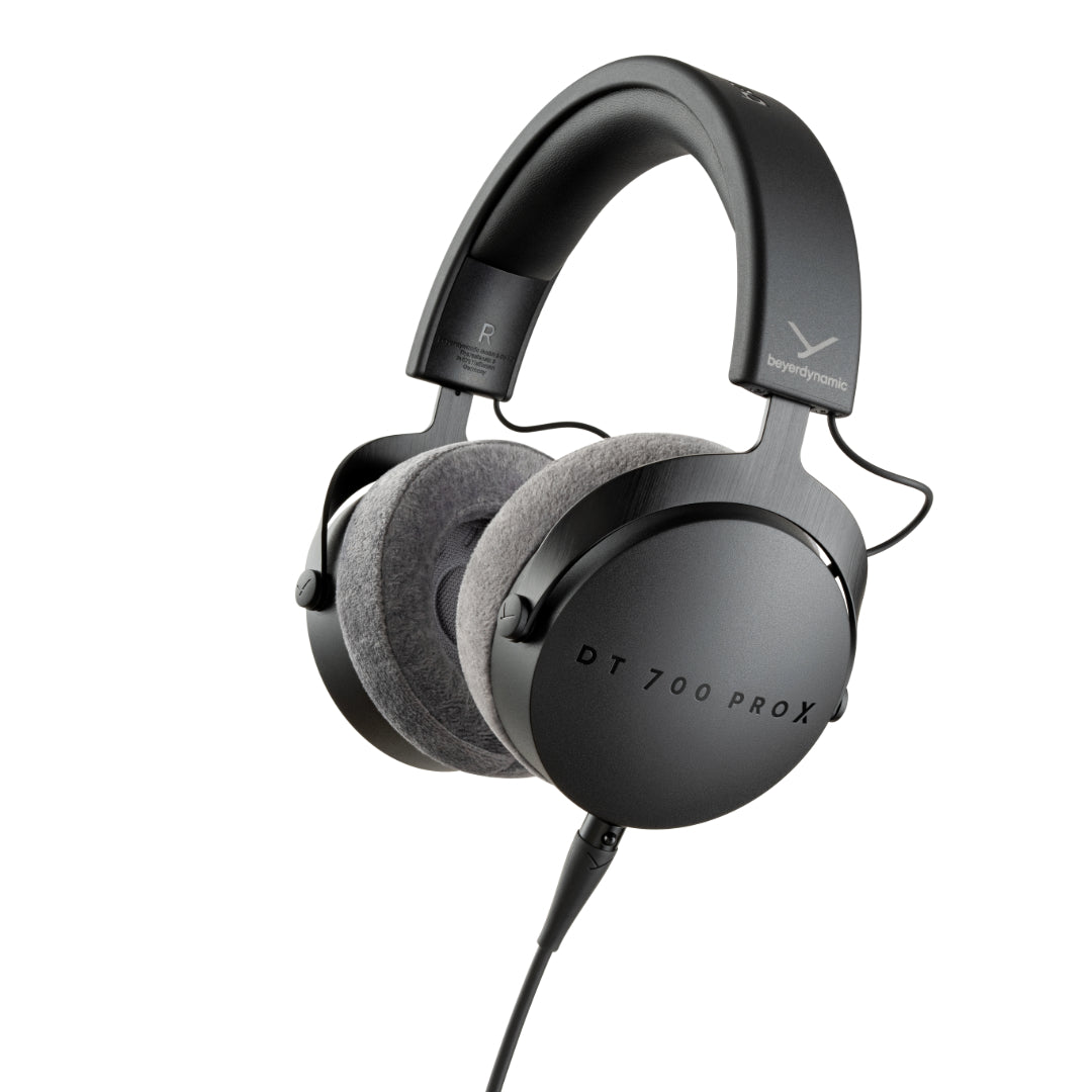 DT 700 PRO X USB-C Pack: Includes additional USB-C cable with integrated ESS DAC, In-line Remote & Mic.