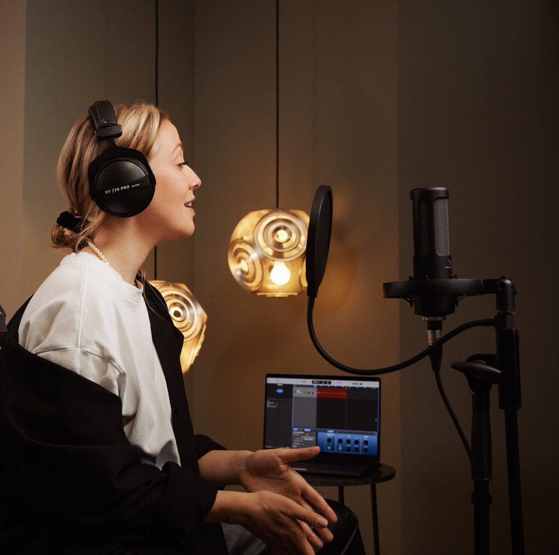 DT 770 PRO 80 Ohm Professional Monitoring Headphone