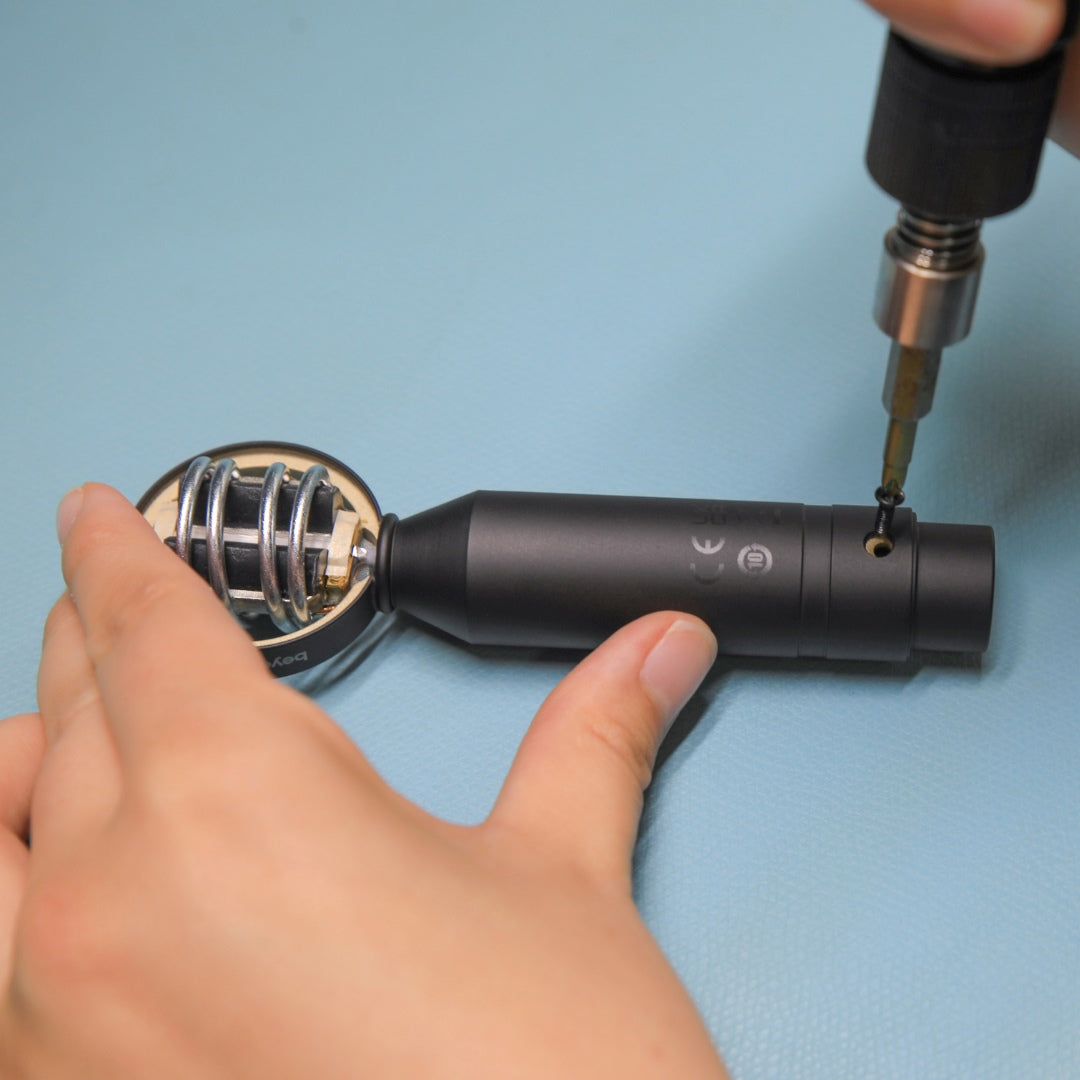 M 130 Dynamic Double-Ribbon Microphone With Figure-Of-Eight Polar Pattern