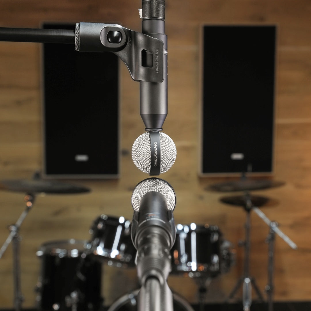 M 130 Dynamic Double-Ribbon Microphone With Figure-Of-Eight Polar Pattern