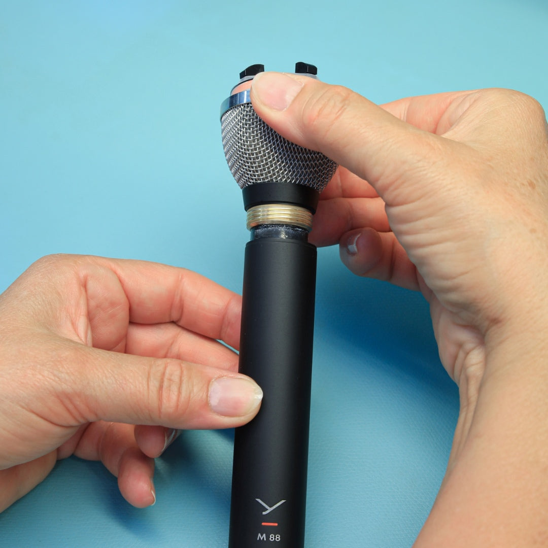M 88 Dynamic Moving-Coil Microphone
