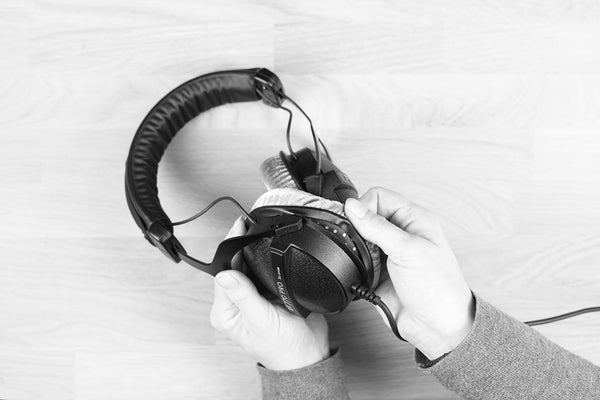 HOW TO: Change earpads on your headphones, a simple step by step approach.