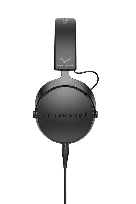 DT 700 PRO X Lightning Pack: Includes additional Lightning cable with integrated Apple A2M DAC, In-line Remote & Mic.