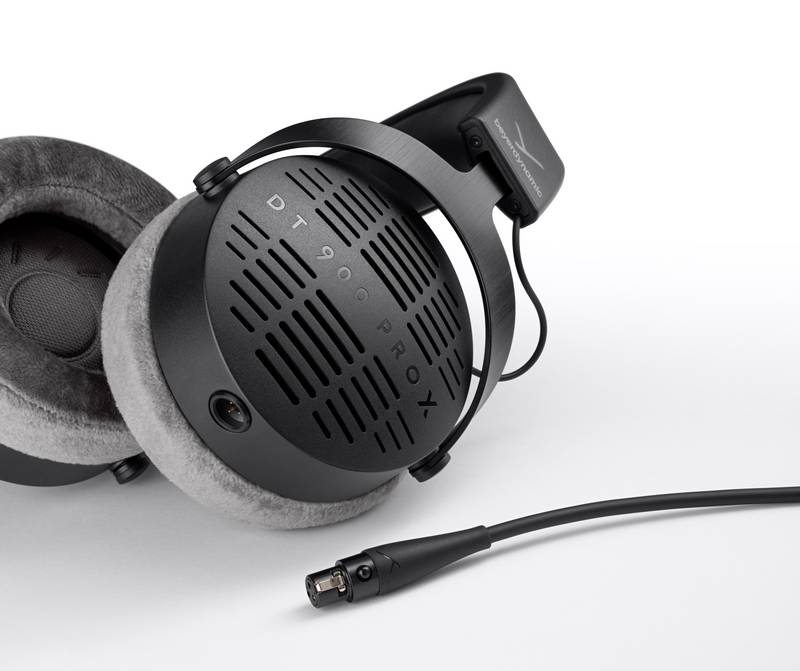 DT 900 PRO X Lightning Pack: Includes additional Lightning cable with integrated Apple A2M DAC, In-line Remote & Mic.