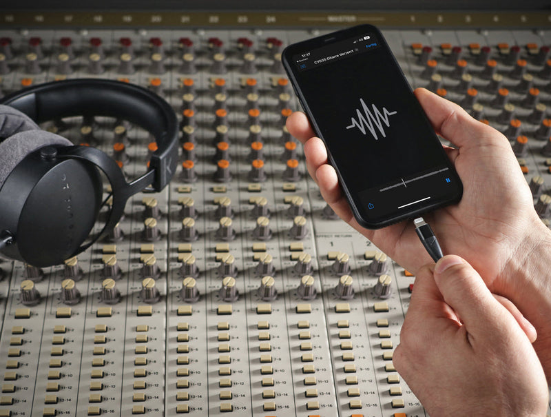 DT 900 PRO X Lightning Pack: Includes additional Lightning cable with integrated Apple A2M DAC, In-line Remote & Mic.